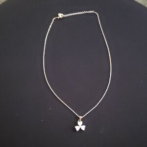 Elegant Yellow Gold Plated Triple Heart Pendant Necklace NWOT 17 Inches